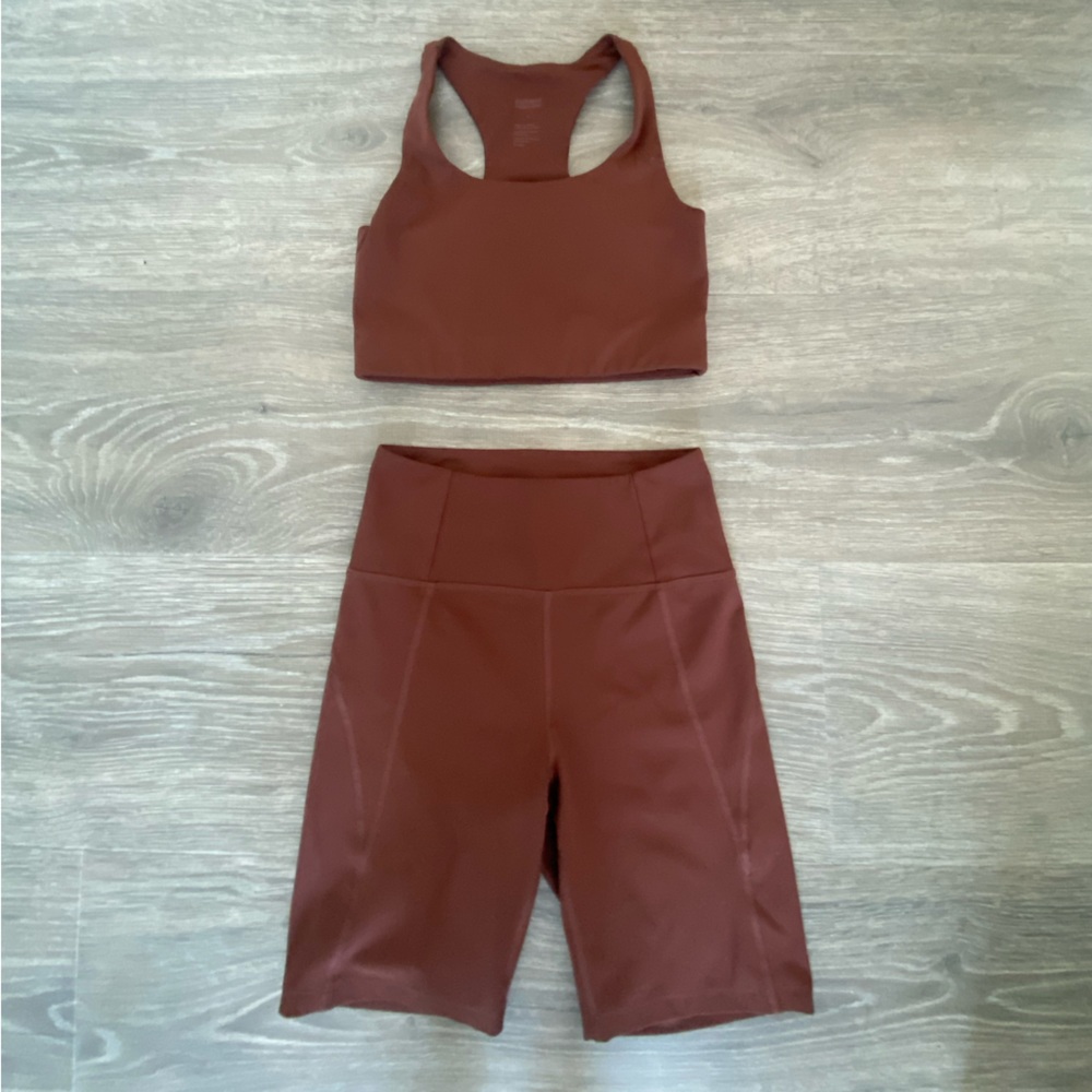 Girlfriend collective set with Paloma top size S